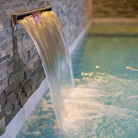 Savoielac - La Clusaz- Piscine Interieure : Viking