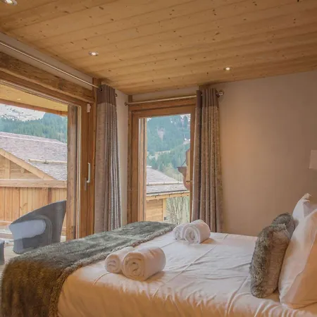 Savoielac - La Clusaz- Piscine Interieure : Viking *
